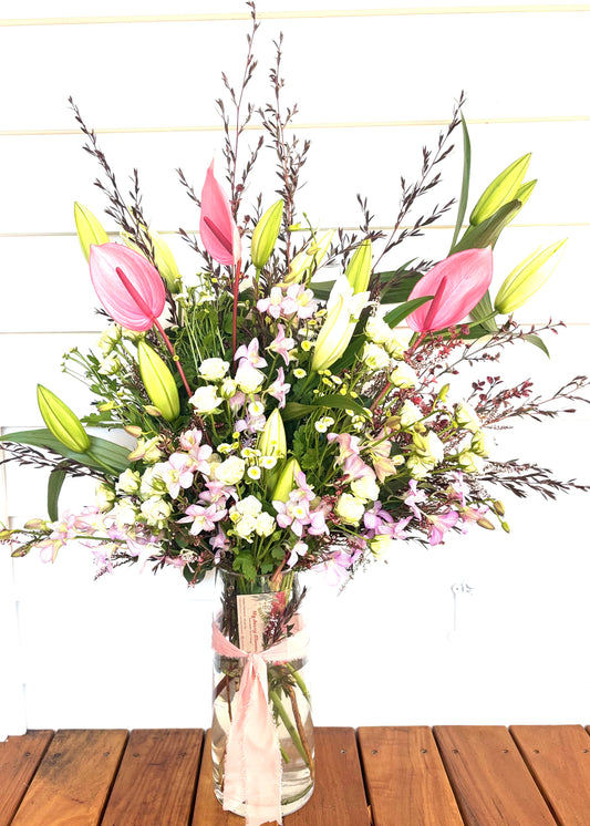 Deluxe Vase Arrangement image 0